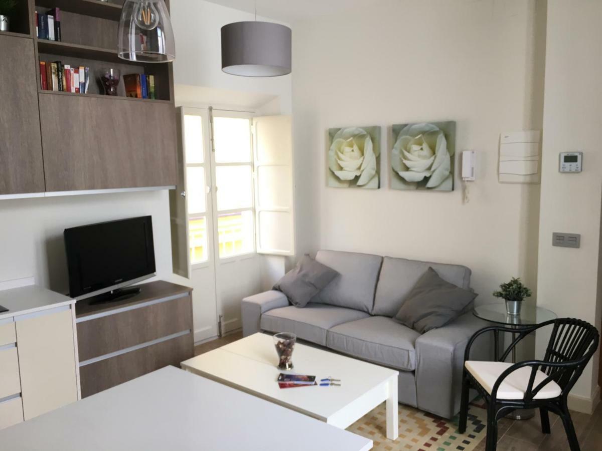 Apartamento T2, Tirso de Molina, luminoso y tranquilo Sevilla Exterior foto