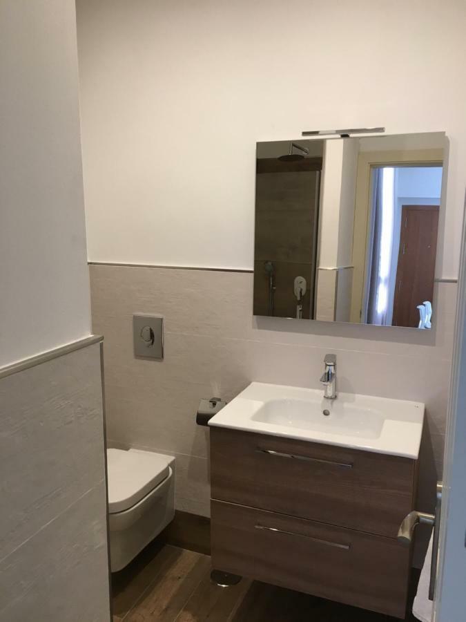 Apartamento T2, Tirso de Molina, luminoso y tranquilo Sevilla Exterior foto
